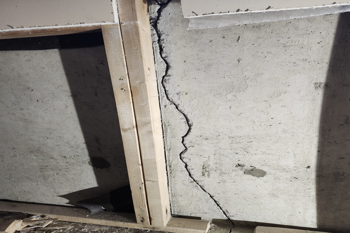 crack repair Image